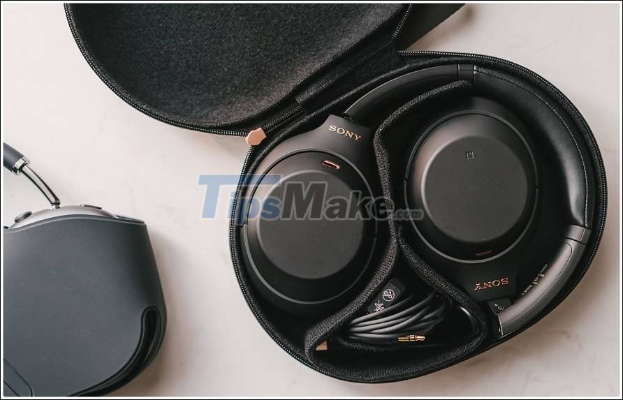 Compare Apple AirPods Max and Sony WH-1000Xm4 Picture 12