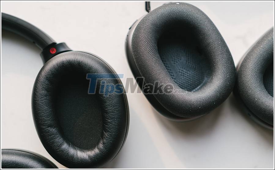 Compare Apple AirPods Max and Sony WH-1000Xm4 Picture 4