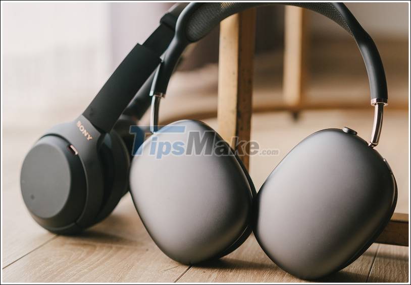 Compare Apple AirPods Max and Sony WH-1000Xm4 Picture 5