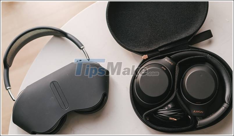 Compare Apple AirPods Max and Sony WH-1000Xm4 Picture 7