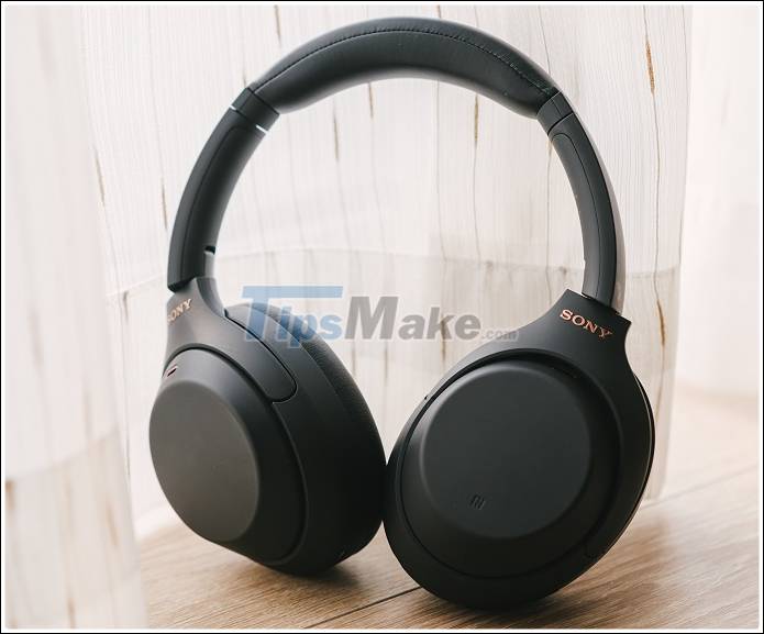 Compare Apple AirPods Max and Sony WH-1000Xm4 Picture 9