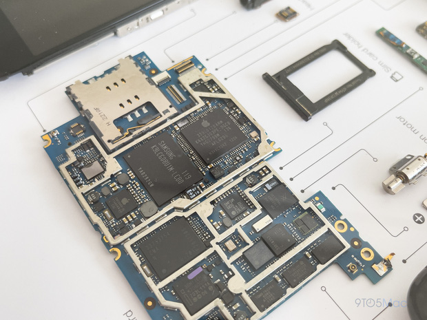 'Dissecting' iPhone 2 to iPhone 7 to see that Apple was very meticulous when designing iphone! Picture 8