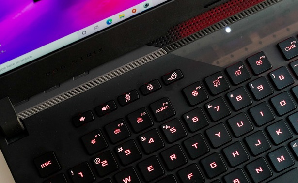 Experience a laptop running ASUS RTX 3080 graphics card Picture 12