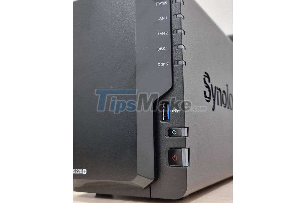 Explore the Synology DS220 + network attached storage device Picture 2