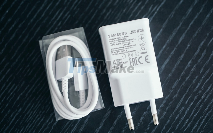 Factors that help Galaxy M32 score: The best screen in the segment, huge 6000mAh battery... Picture 12