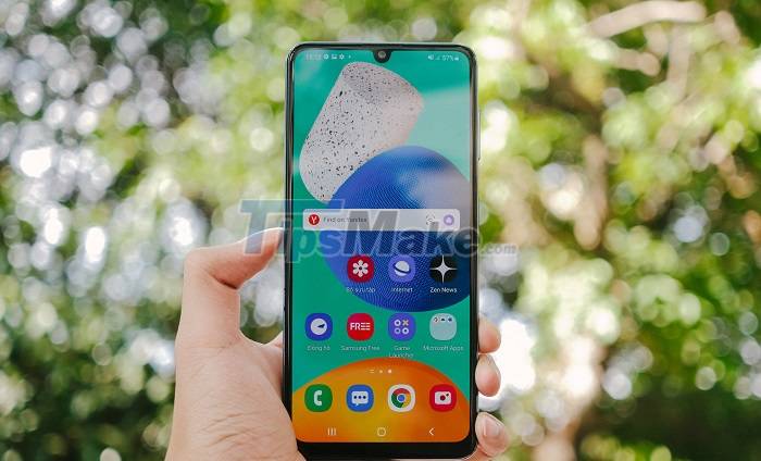Factors that help Galaxy M32 score: The best screen in the segment, huge 6000mAh battery... Picture 5