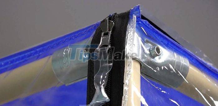 Picture 10 of COVID-19 Portable 'safely isolated sampling chamber' in Vietnam