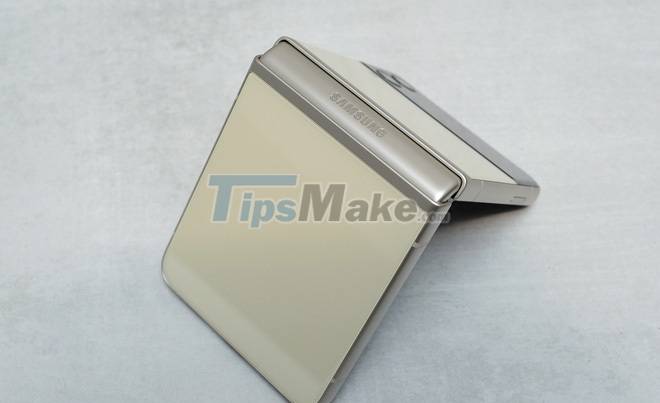 On hand Galaxy Z Fold3/Z Flip3 just launched: Elegant and sophisticated design, hidden camera under the screen, integrated S Pen Picture 26