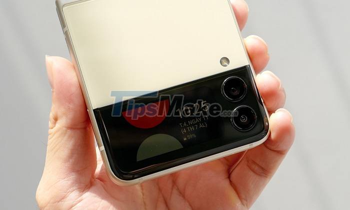 On hand Galaxy Z Fold3/Z Flip3 just launched: Elegant and sophisticated design, hidden camera under the screen, integrated S Pen Picture 29