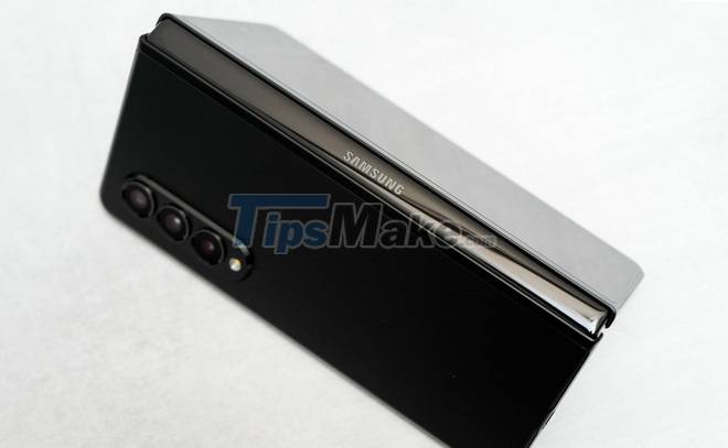 On hand Galaxy Z Fold3/Z Flip3 just launched: Elegant and sophisticated design, hidden camera under the screen, integrated S Pen Picture 4