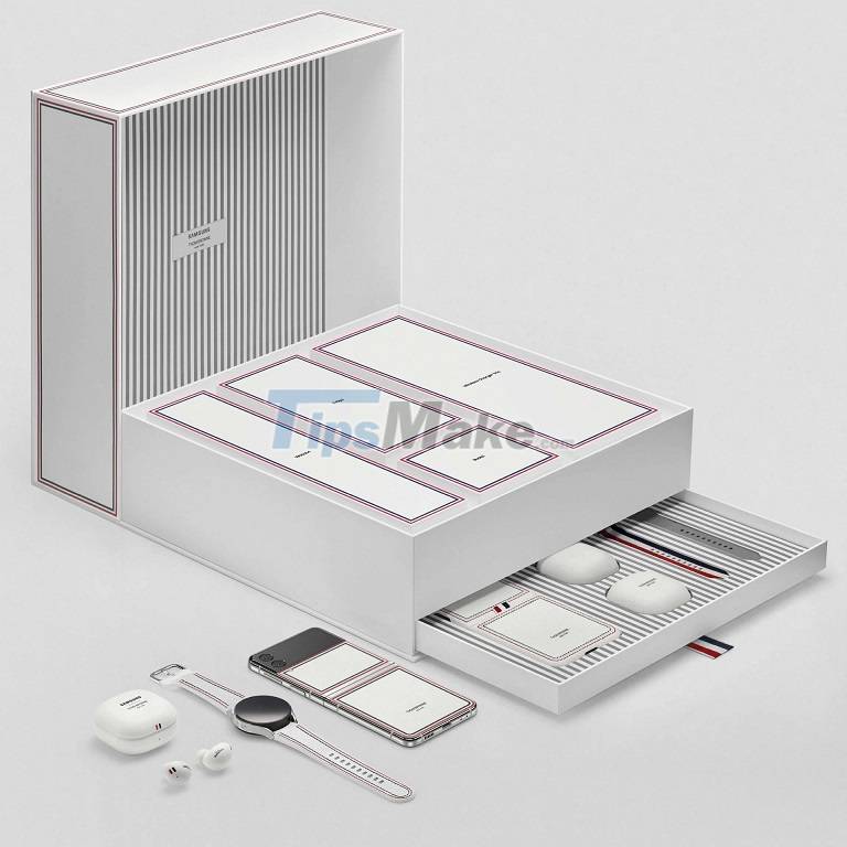 This is the Galaxy Z Fold3 and Z Flip3 limited edition Thom Browne Picture 3