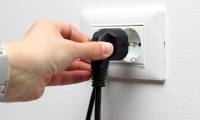 How to fix the error when the computer starts automatically when plugged in