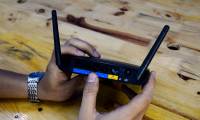Linksys E1700 review: Basic router with a simple design