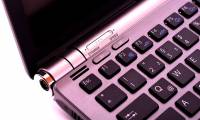 What does the F2 key on the keyboard do?