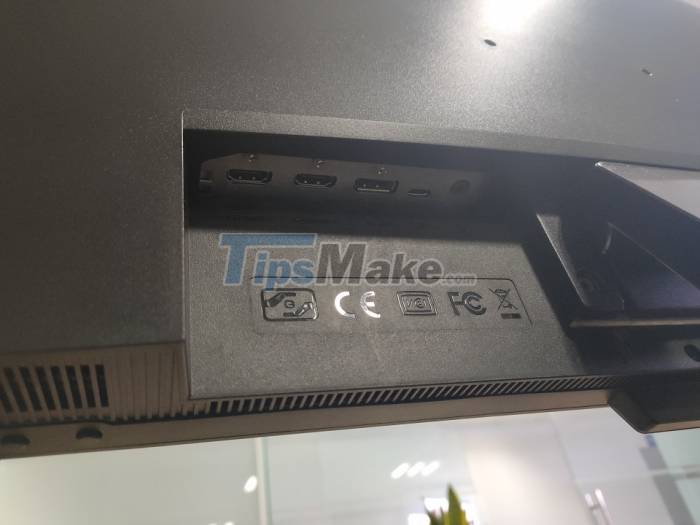 Experience fast BenQ EW3270U: 4K HDR monitor for gamers, integrated with B.I + technology Picture 10