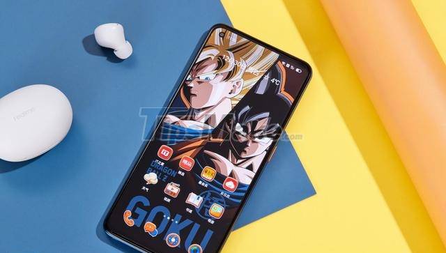 Open the box, in the hands of realme GT Neo2 Dragon Ball cheap Picture 11