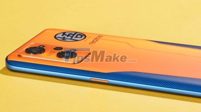 Open the box, in the hands of realme GT Neo2 Dragon Ball cheap Picture 5