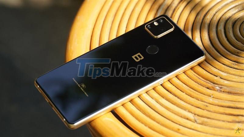 What's new with Bphone A50: Thinner bezel design, coming out in December Picture 8