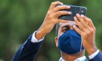 How to unlock iPhone when wearing a mask with iOS 15.4