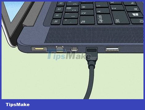 How to Connect Two Monitors to a Laptop Picture 4