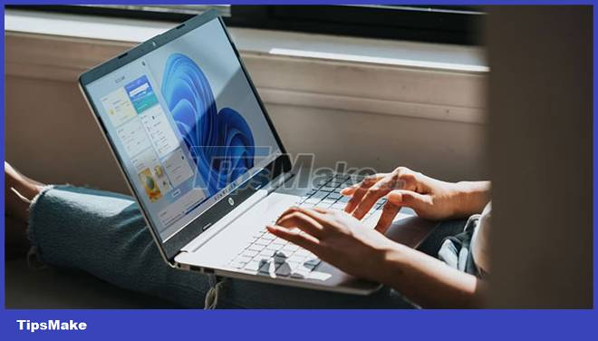 How to prevent others from changing your Windows desktop theme and icons Picture 1