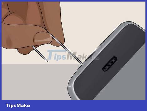 How to Remove the iPhone SIM Card Correctly Picture 6