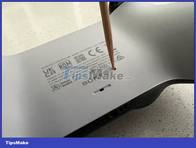 How to reset PS5 game controller Picture 2