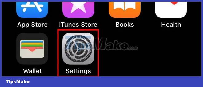 How to turn on dark mode by tapping on the back of iPhone Picture 7