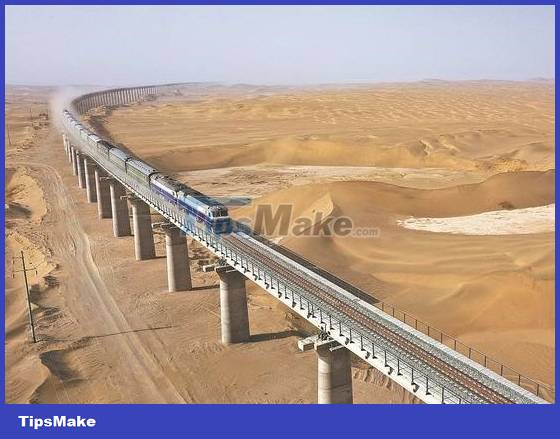 See how China built a railway 825 km across the 'Sea of ​​Death' Picture 1