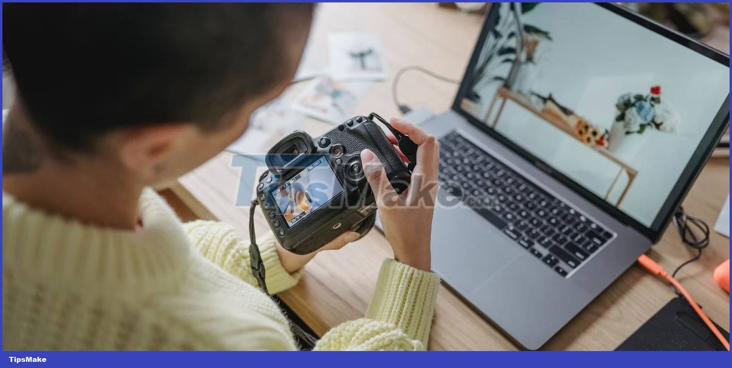 Difference between SLR and DSLR Picture 7