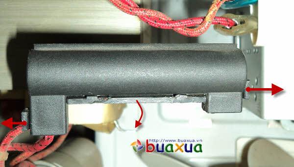 How to fix a microwave oven that lost its signal due to a high-voltage fuse blown? Picture 6