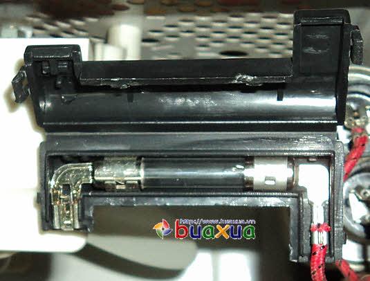 How to fix a microwave oven that lost its signal due to a high-voltage fuse blown? Picture 7