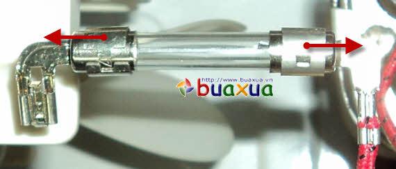 How to fix a microwave oven that lost its signal due to a high-voltage fuse blown? Picture 8