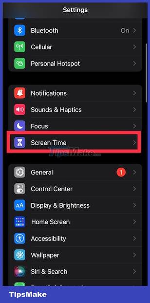 How to turn on iPhone use too close to eyes warning Picture 1
