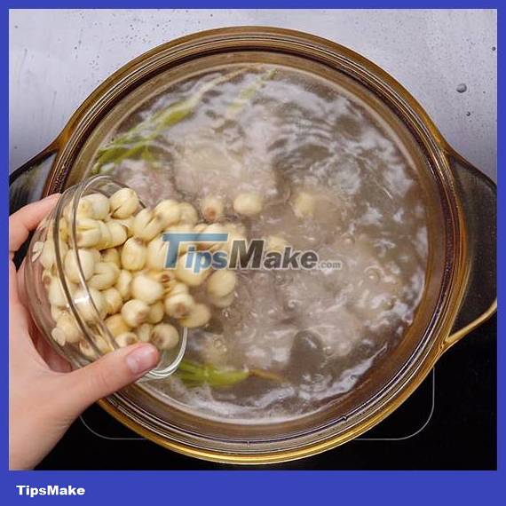 Instructions for cooking lotus seed mung bean rib soup Picture 3