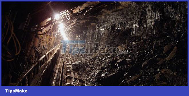 The world's deepest gold mine is located at a depth of 4km, it takes 90 ...