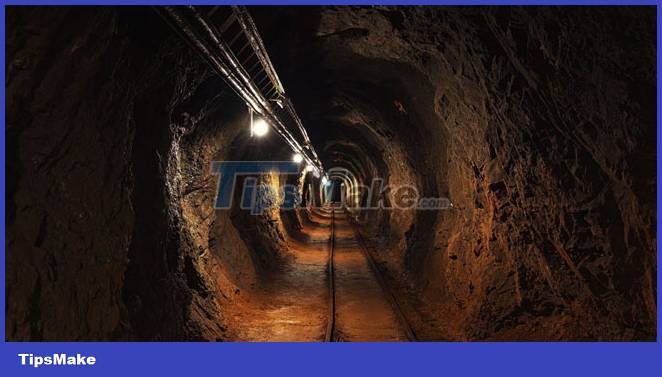 The world's deepest gold mine is located at a depth of 4km, it takes 90 ...