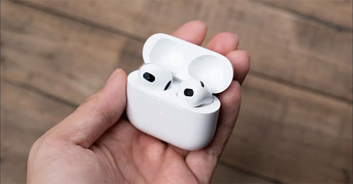 How to Know If Your AirPods Are Charging: Practical Guide