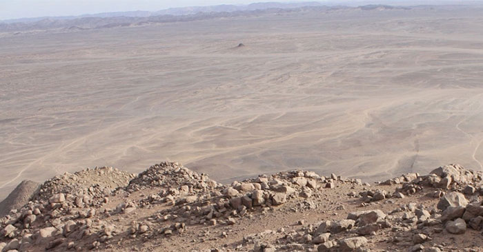 The ''derelict'' Lands on Earth, No Country Wants