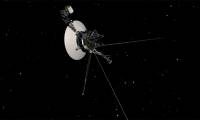 23 billion km away from Earth, how the spacecraft communicates with us