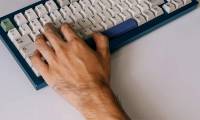 6 ways to reduce hand pain when typing