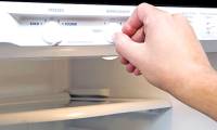 How to adjust the temperature of the refrigerator