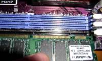 How to assemble memory into the mainboard of a computer