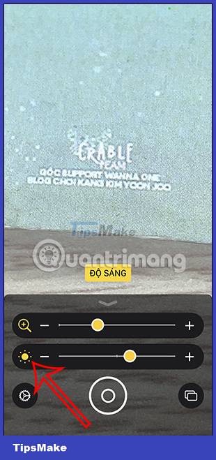 Detailed instructions for using magnifier on iPhone Picture 11