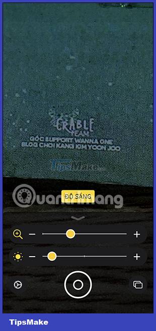 Detailed instructions for using magnifier on iPhone Picture 12