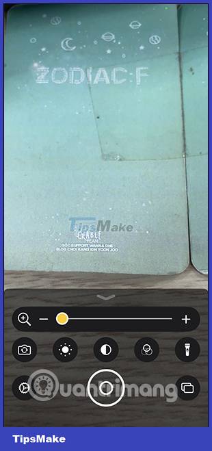 Detailed instructions for using magnifier on iPhone Picture 5