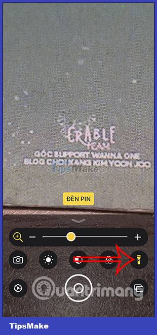 Detailed instructions for using magnifier on iPhone Picture 7