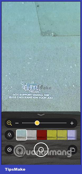 Detailed instructions for using magnifier on iPhone Picture 9