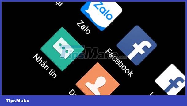 Find a way to make video calls on Zalo while surfing Facebook on iPhone Picture 1