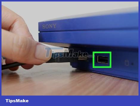 How to Charge a PS3 Game Controller Picture 8